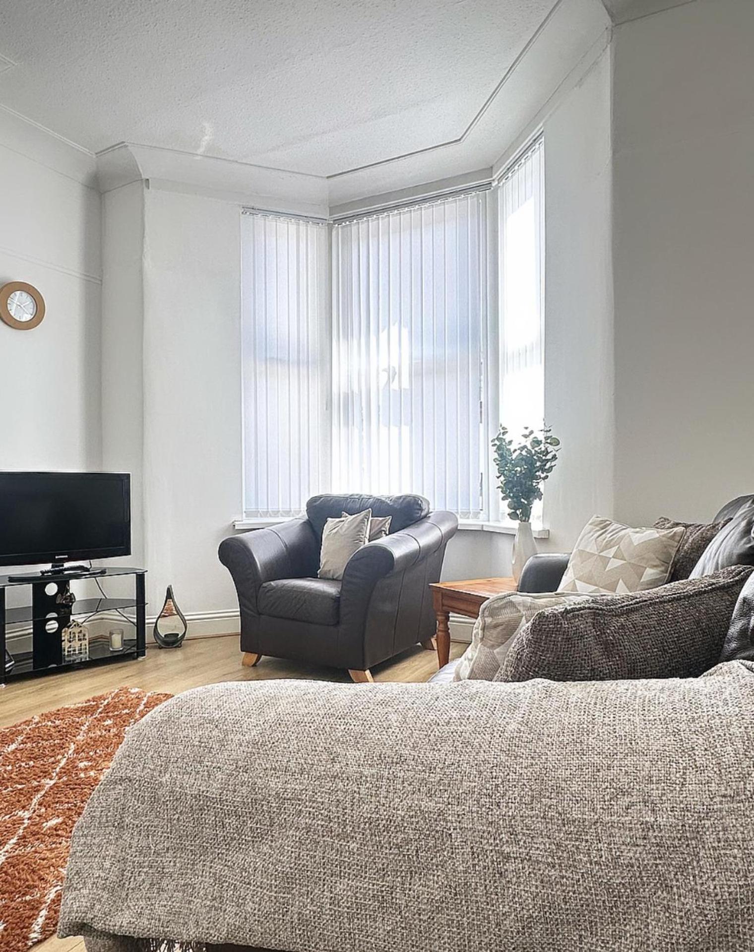3 Bedroom House Near Liverpool Football Stadium エクステリア 写真